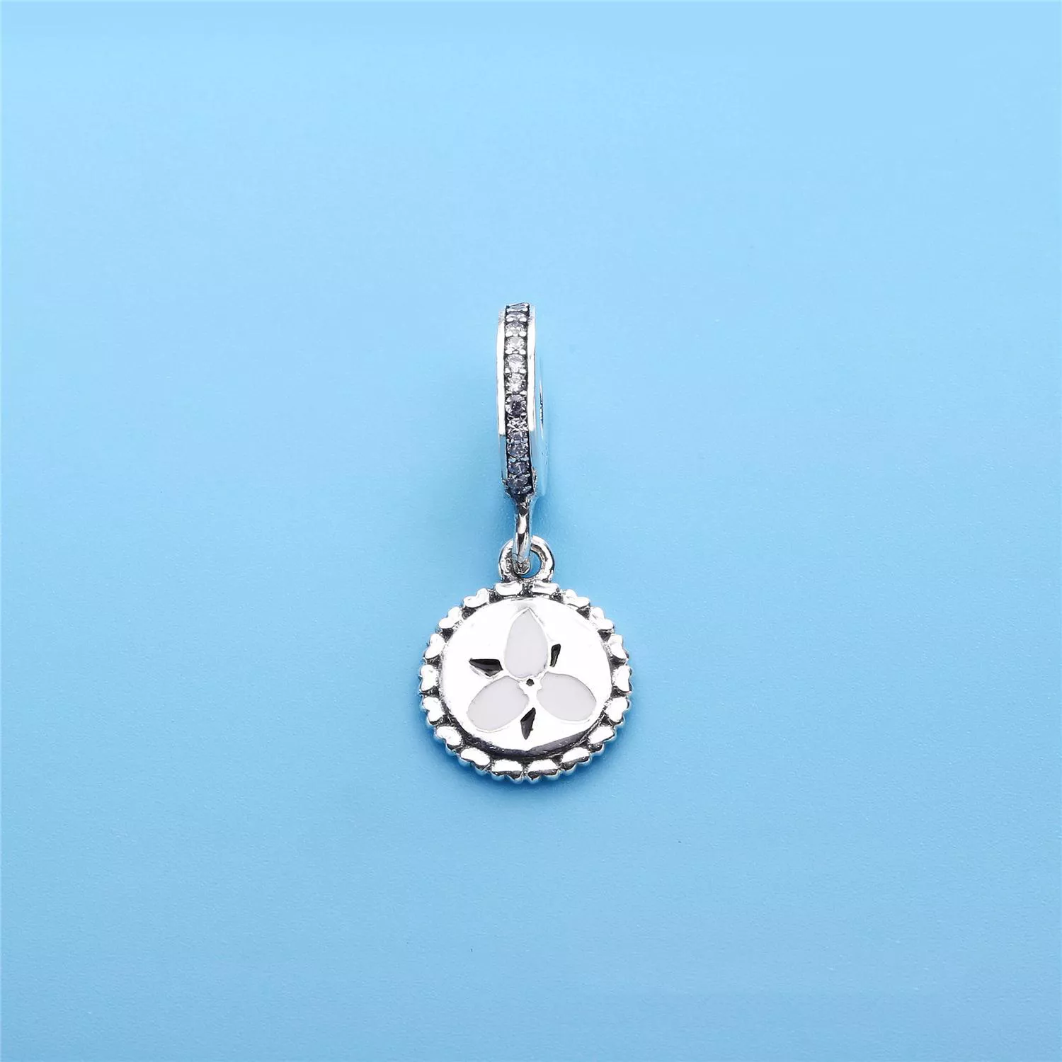 Pingente Pandora de prata Flor do Trillium