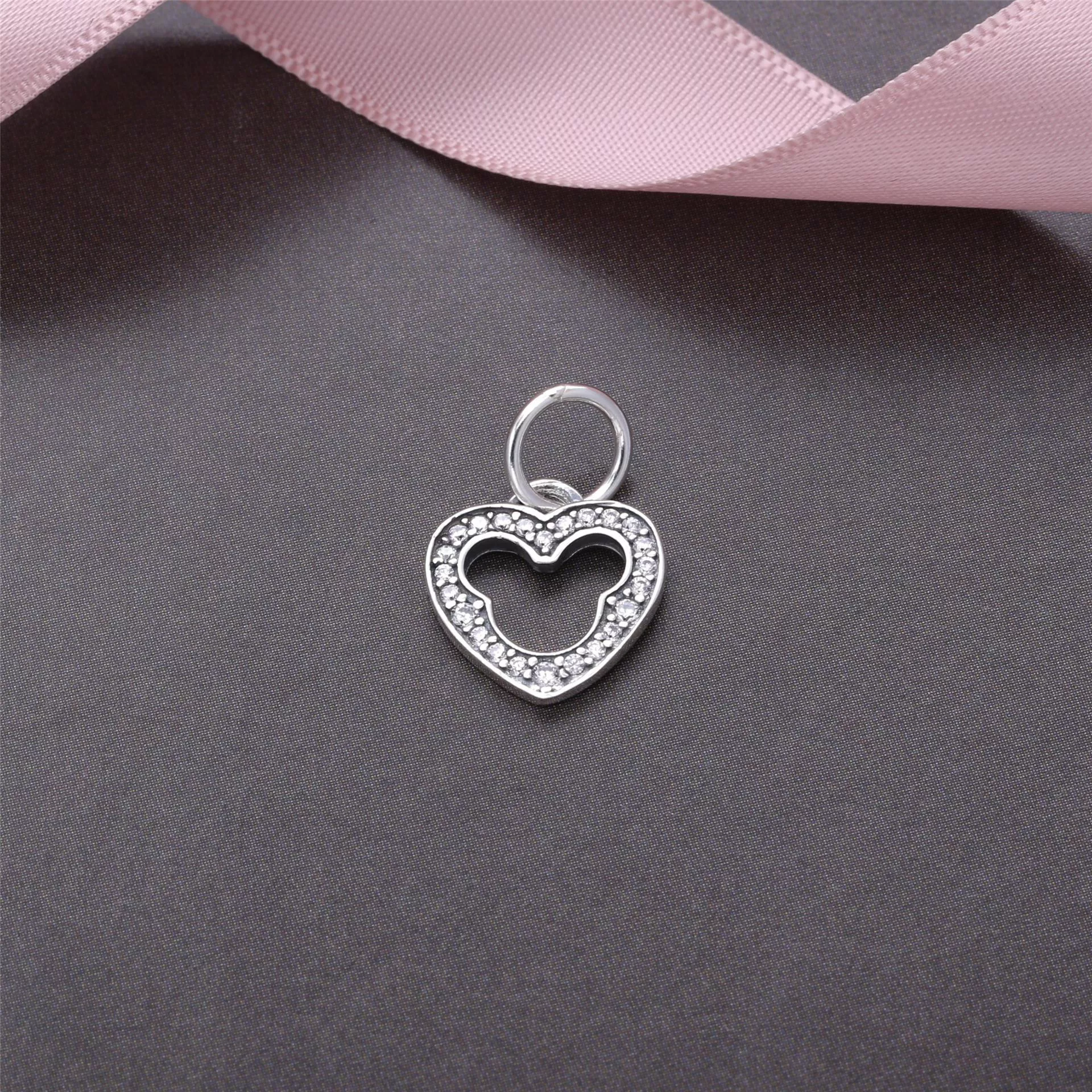 Pingente Pandora de prata Disney, Silhueta de mickey