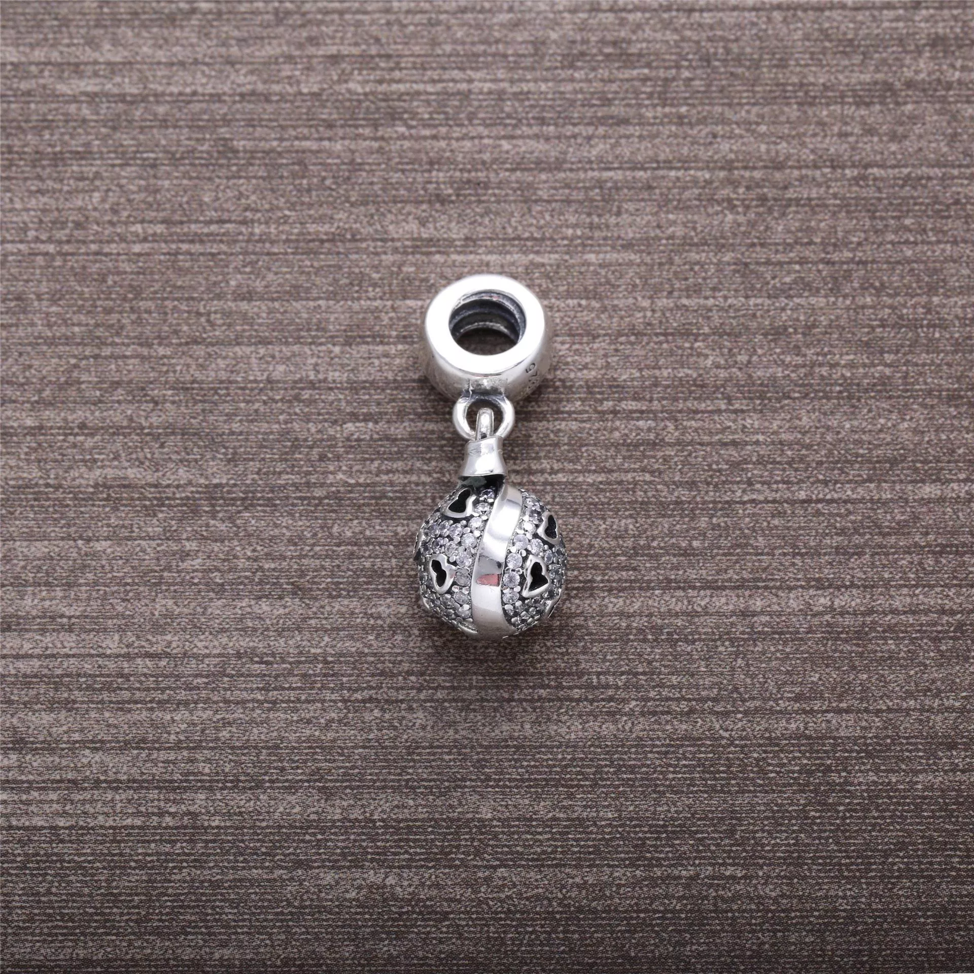 Pingente Pandora de prata Doces