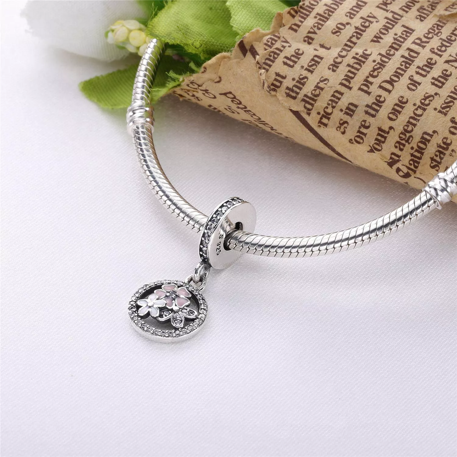 Pingente Pandora de prata Flores poéticas