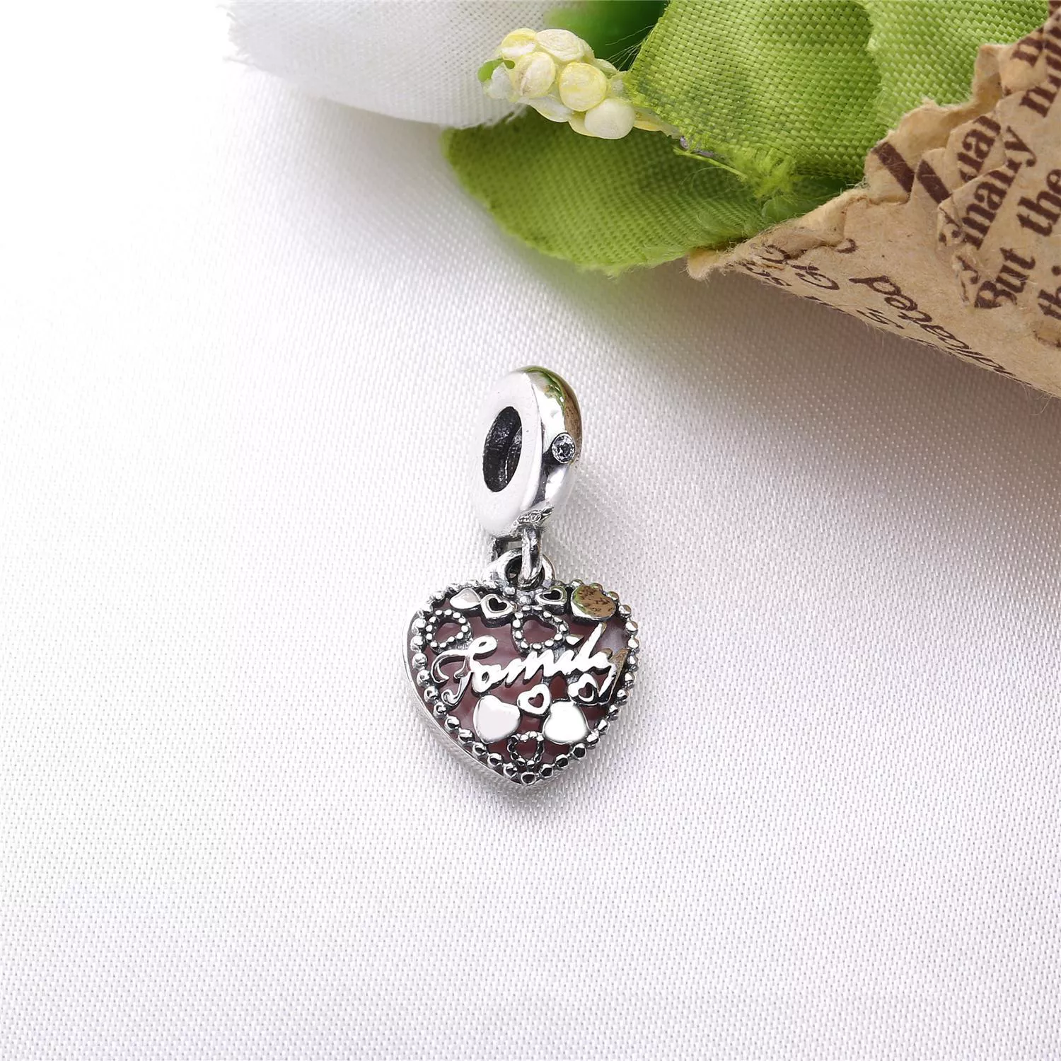 Pingente PANDORA "O Amor constrói a Família" - 796459EN28