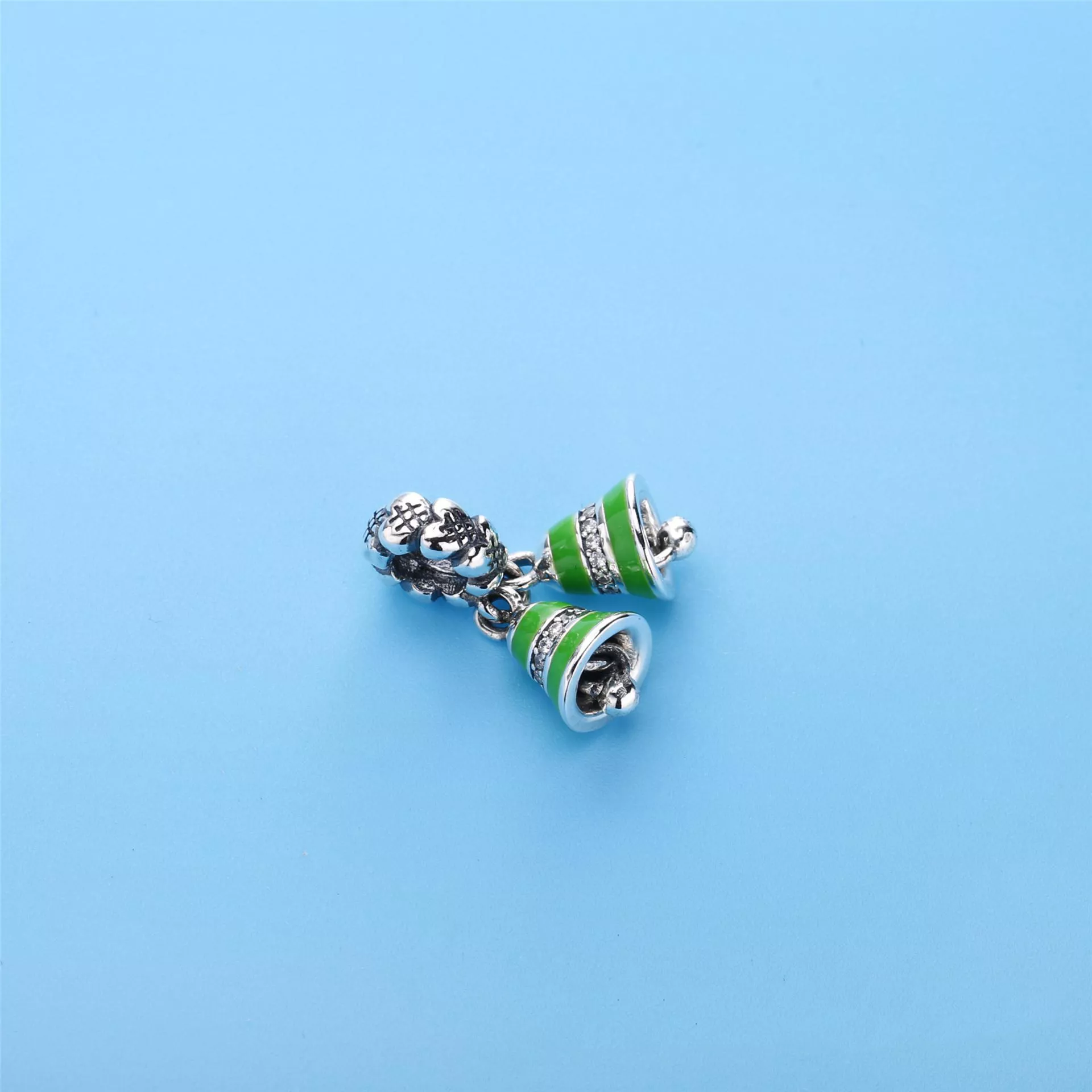 Pingente Pandora de prata Sinos verdes