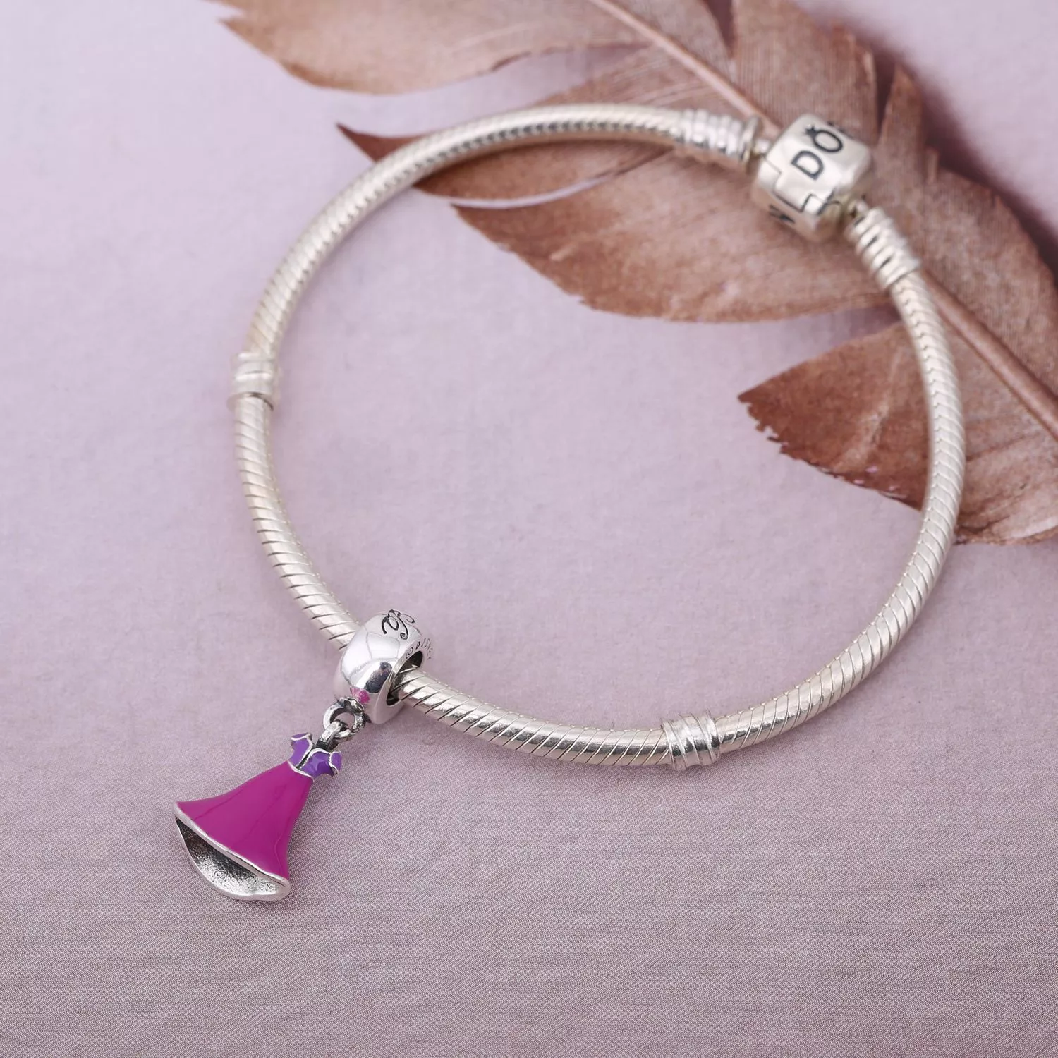 Pingente PANDORA Vestido Rapunzel - 791819ENMX