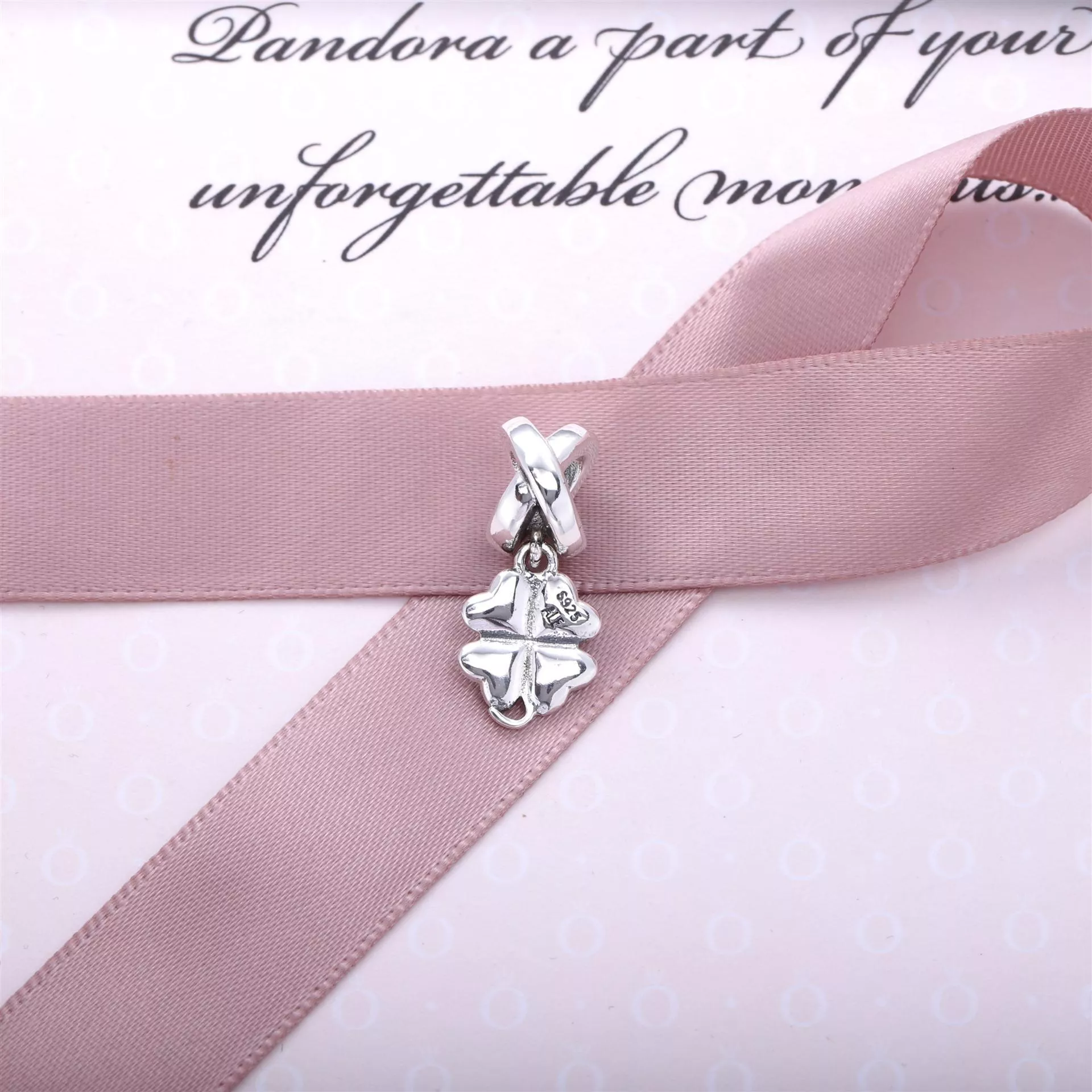 Charm PANDORA de Prata Esmaltado Trevo de 4 Folhas - 790572EN25