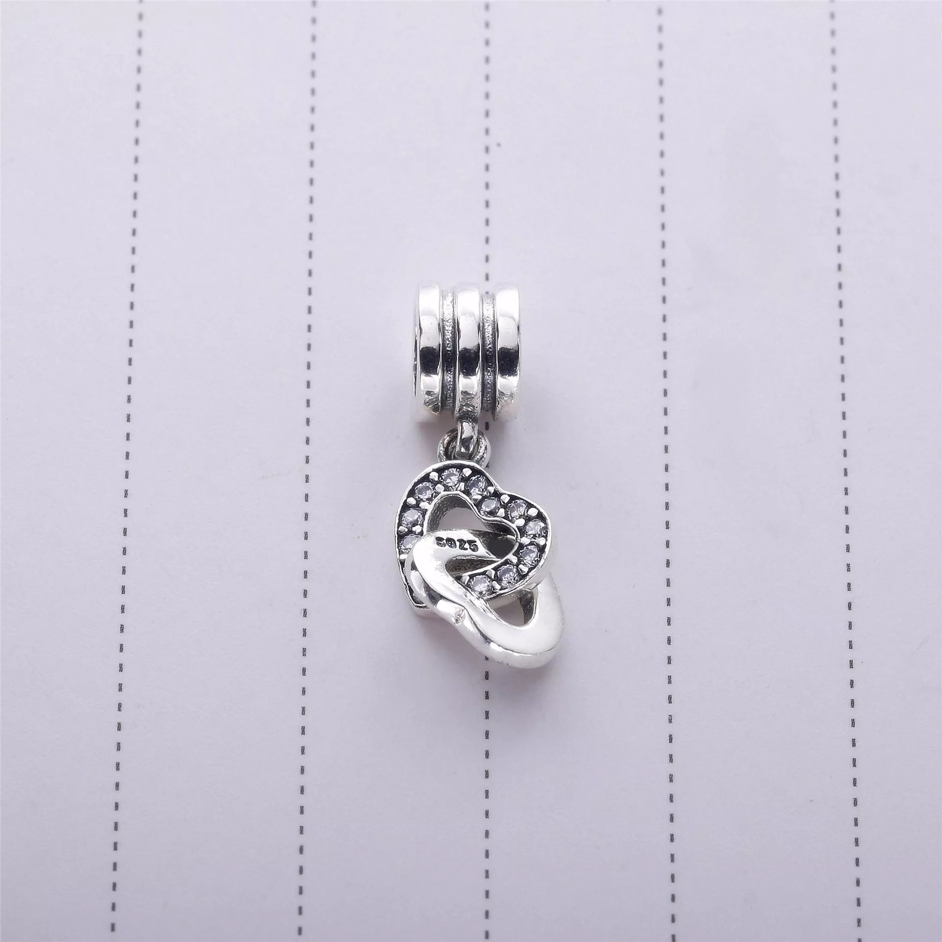 Charm PANDORA de Prata Pendente Dois Corações em Um - 791242CZ