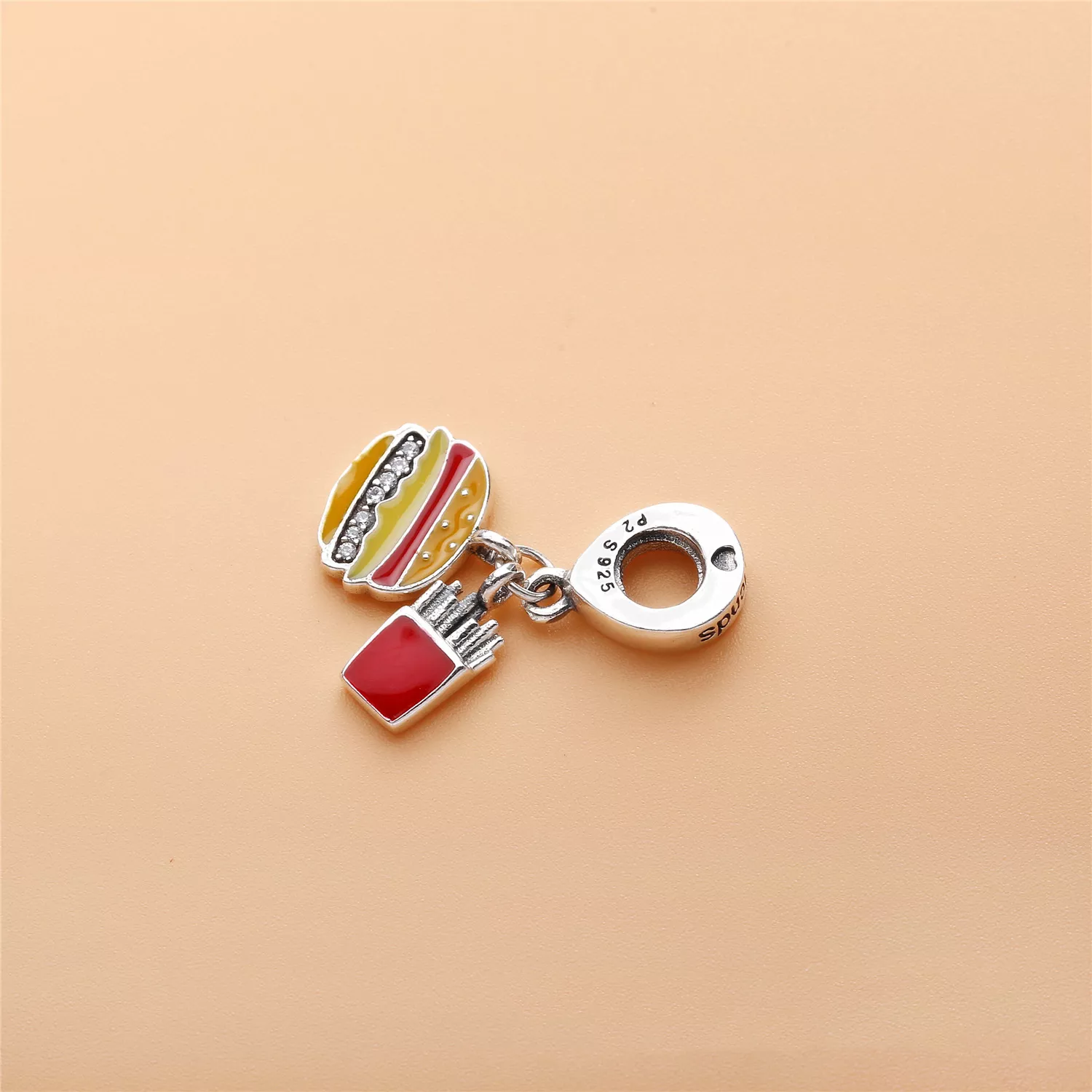 Pingente PANDORA Hambúrguer e Batatas Fritas