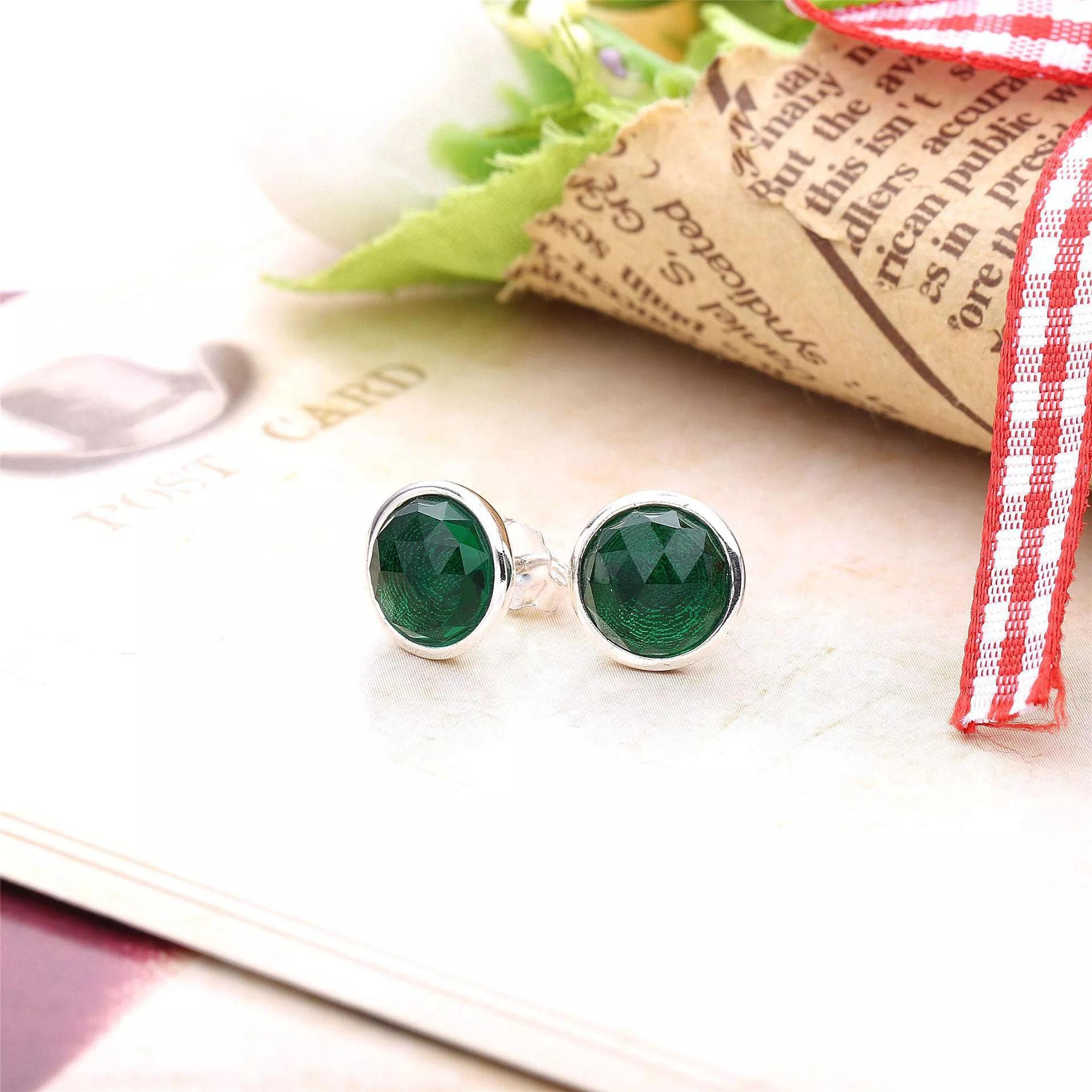 Brinco PANDORA Gota de Cristal Verde Maio - 290738NRG