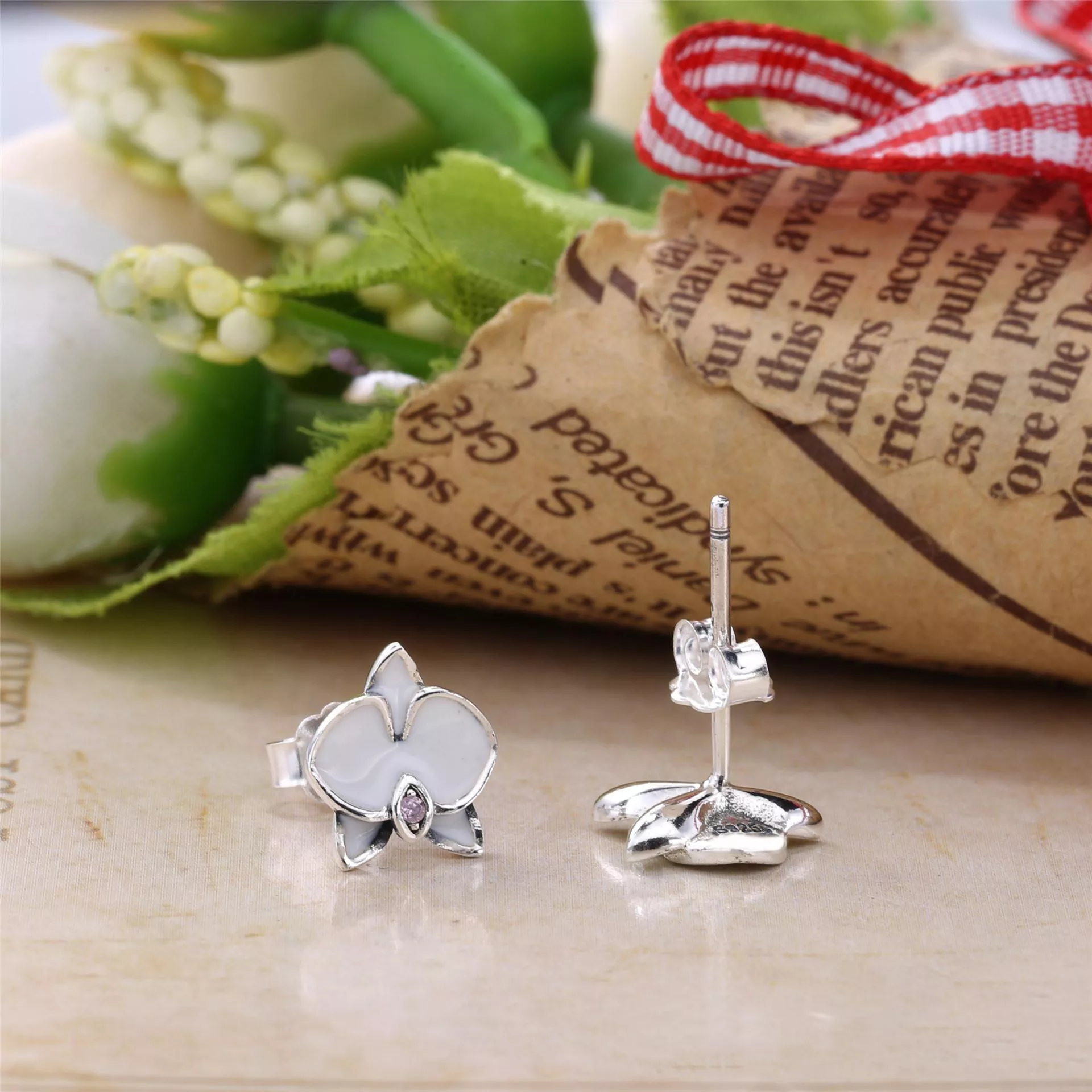 Brinco PANDORA Orquídea Branca - Flor da Pureza do Amor - 290749EN12