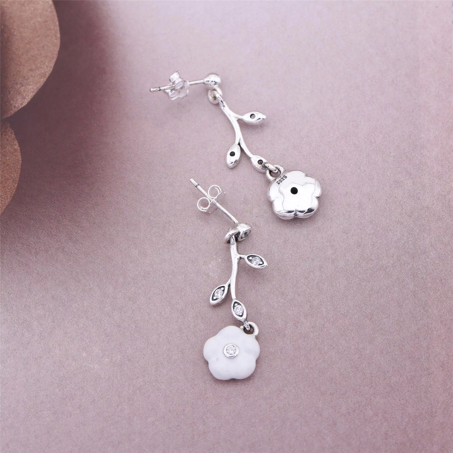 Brinco PANDORA Ramos Luminosos - 290699MOP