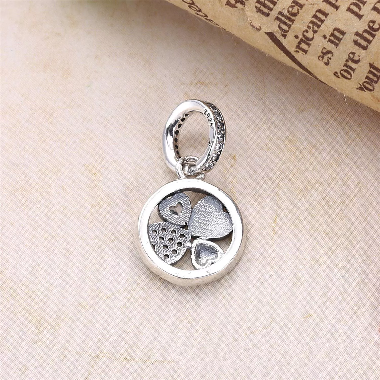 Pendente Pandora de prata Corações de amor