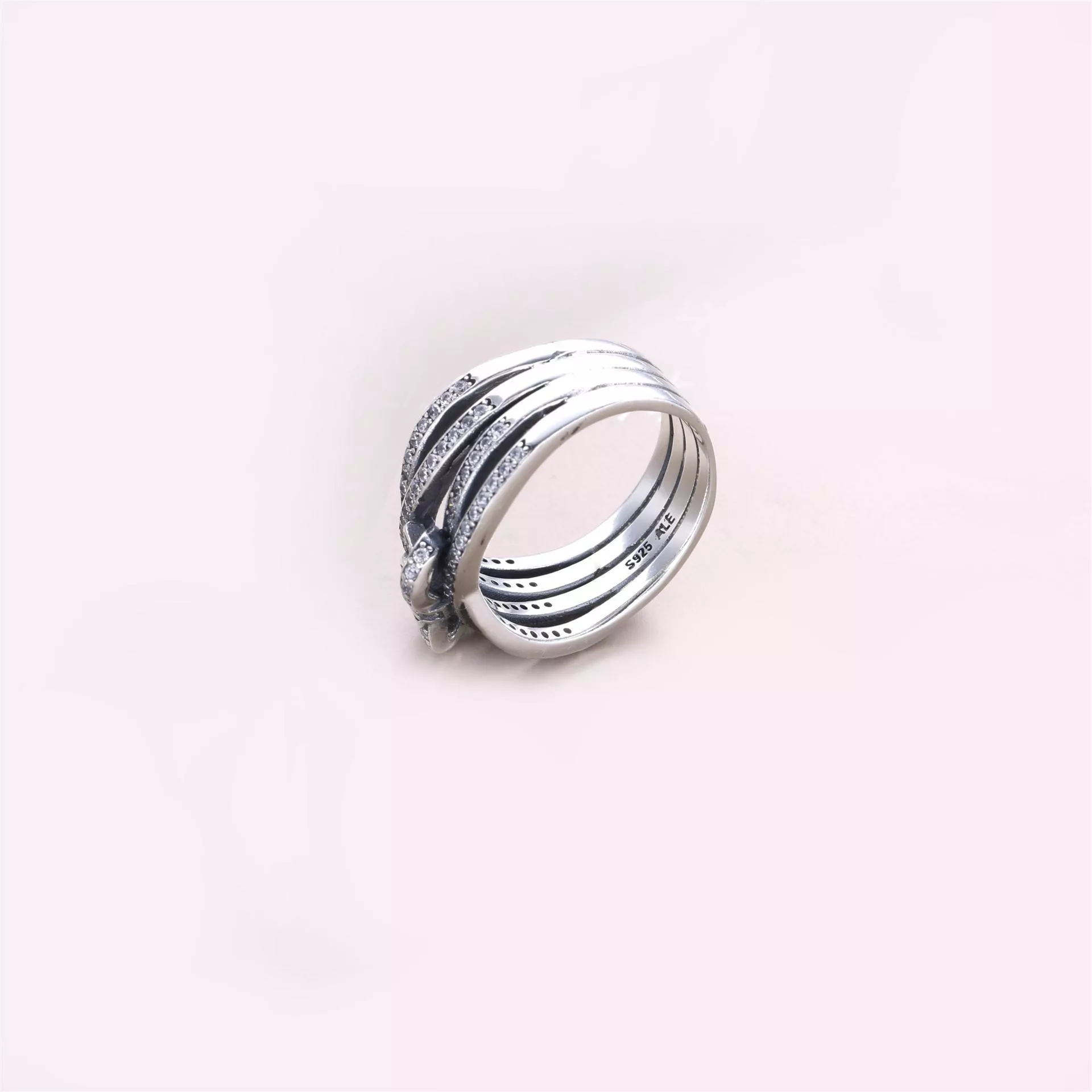 Anel PANDORA Delicados Sentimentos - 190995CZ