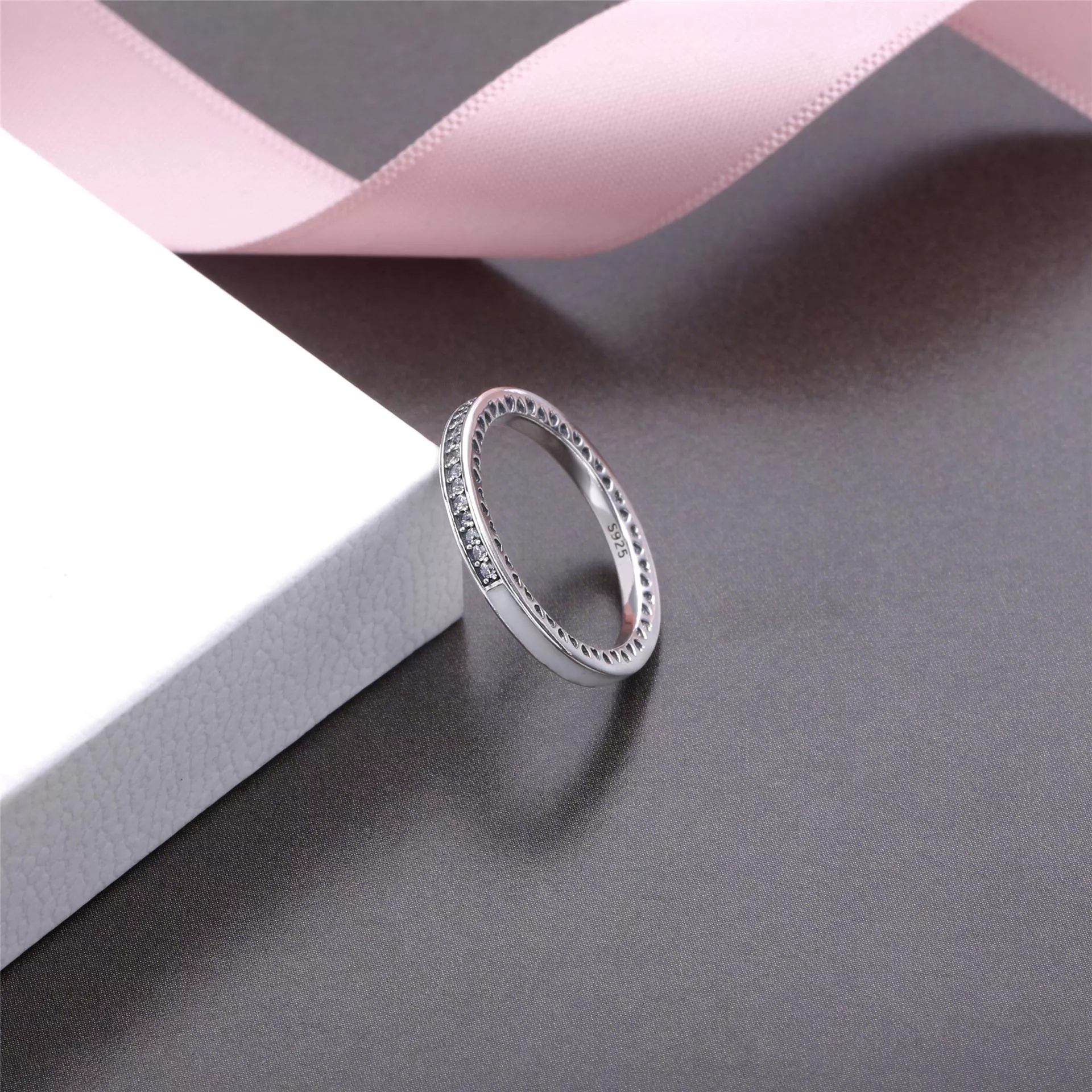 Anel Corações Radiantes PANDORA Orquídea - 191011NCC