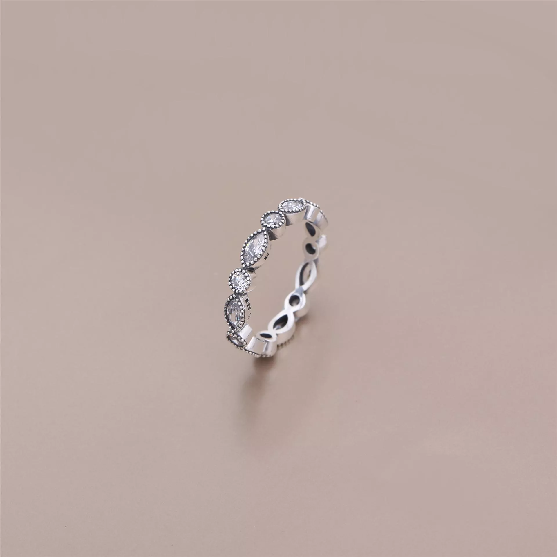 Anel PANDORA Brilhante Marquesa - 190940CZ