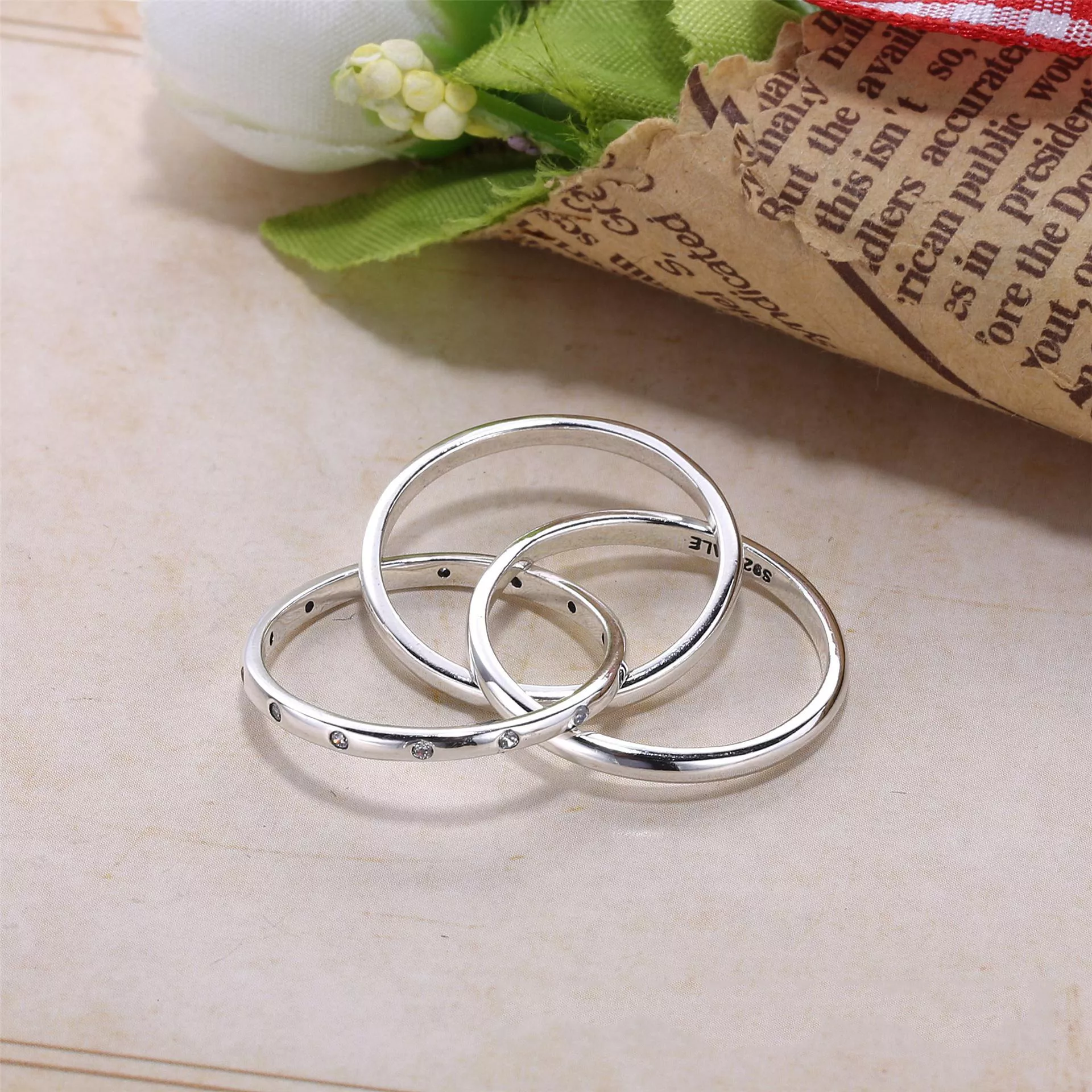 Anel PANDORA Círculos Entrelaçados - 191034CZ