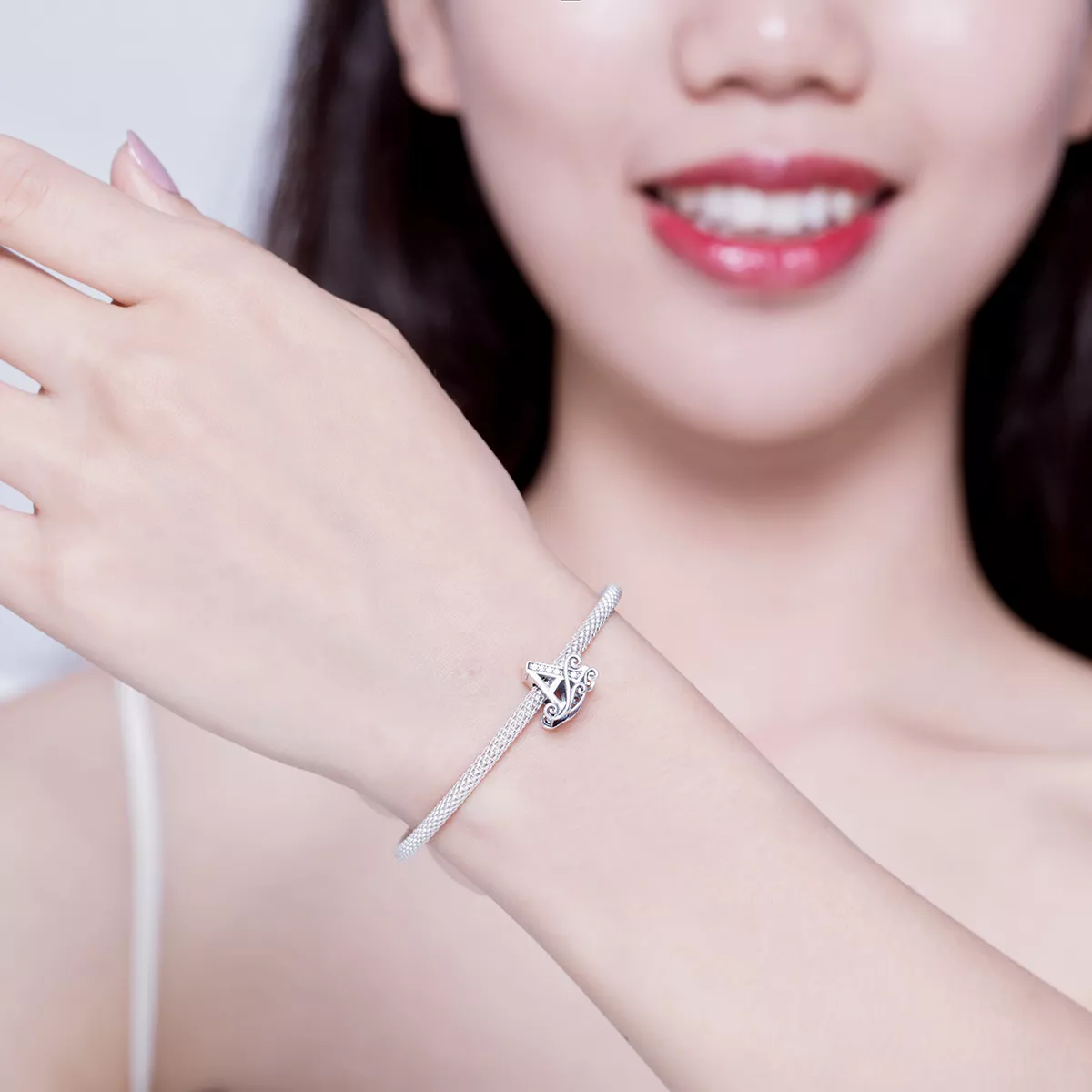 Bracelete estilo Pandora Rígido Letra A - SCB829