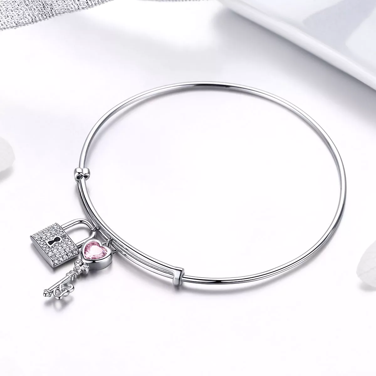 Bracelete estilo Pandora Rígido Love Lock - SCB127