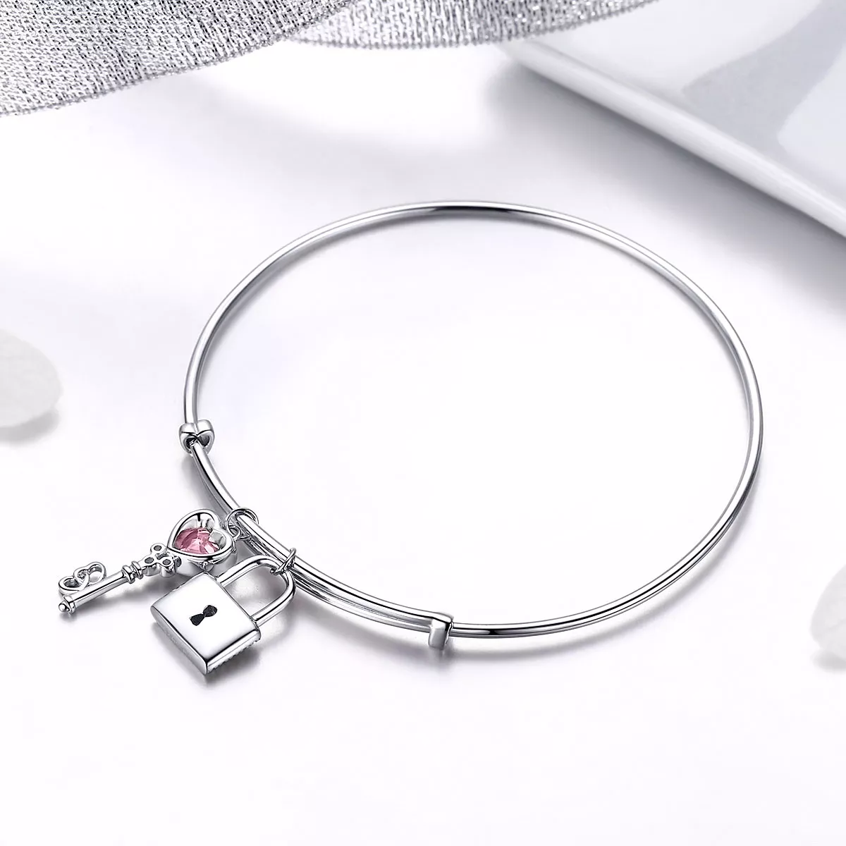 Bracelete estilo Pandora Rígido Love Lock - SCB127