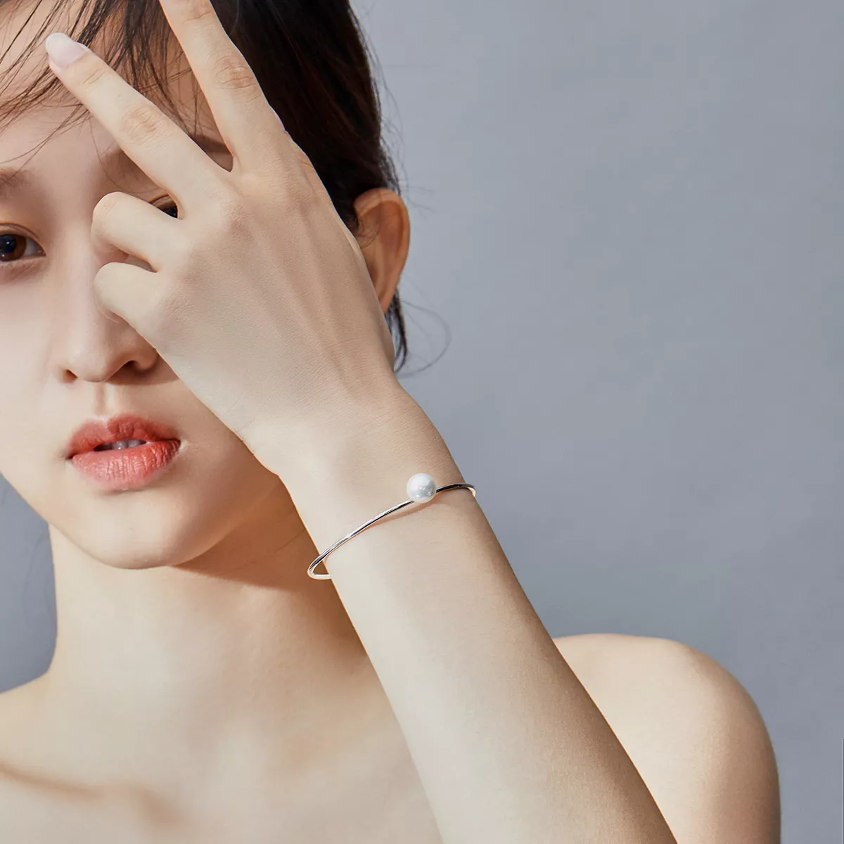 Bracelete Rigido Aberto Pérola quieta estilo Pandora - SCB168