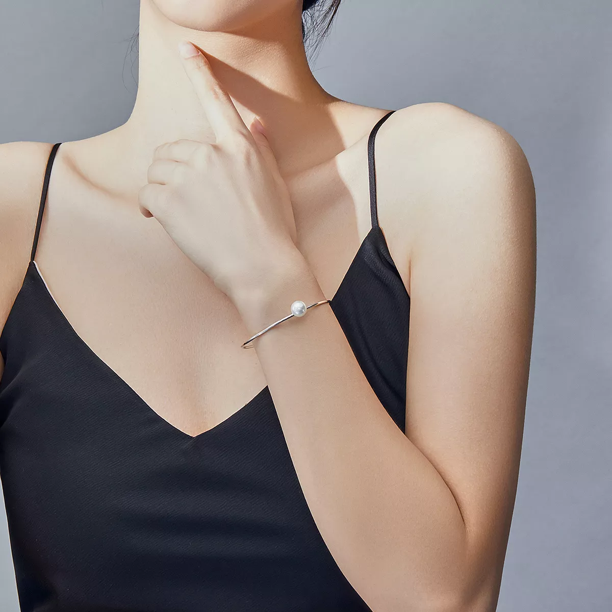 Bracelete Rigido Aberto Pérola quieta estilo Pandora - SCB168