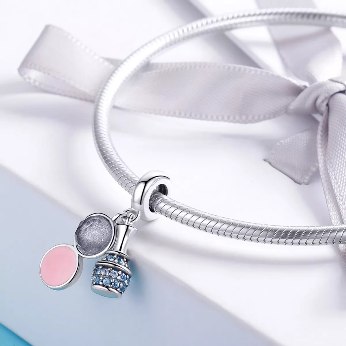 Charm Pendente Garota requintada estilo Pandora - SCC1026