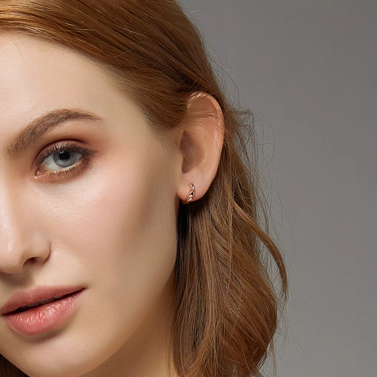 Brinco Argolas Namoro de corações estilo Pandora Rosa - SCE445-C