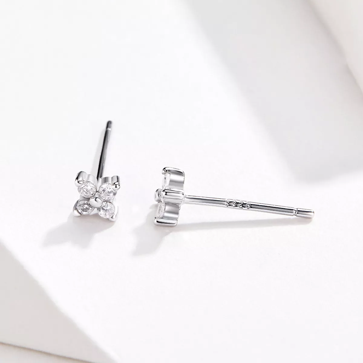 Brincos Petit Flor de luz estilo Pandora - SCE648