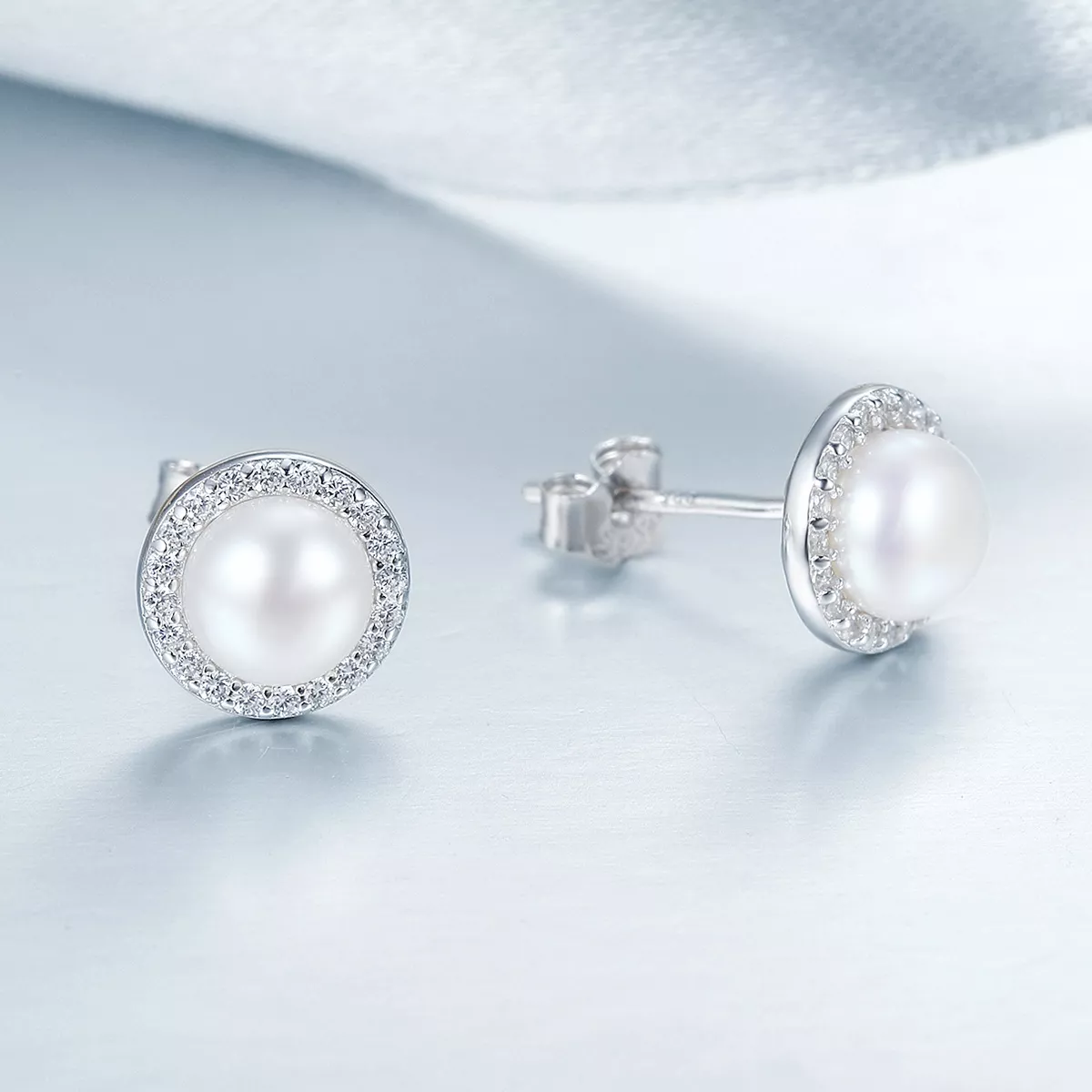 Brincos Petit Monólogo Elegante estilo Pandora - SCE122