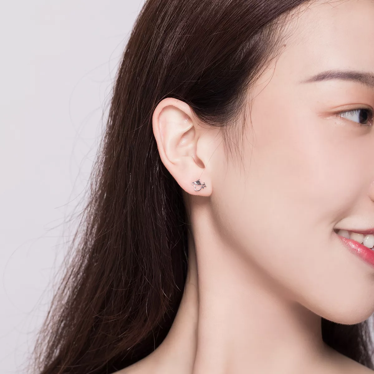 Brincos Petit pata com orifícios estilo Pandora - SCE649