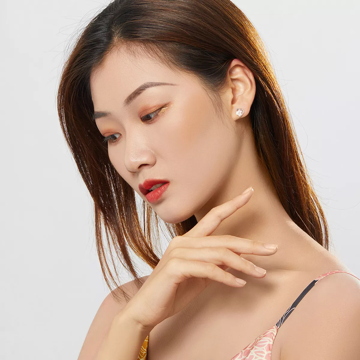 Brincos Petit Pata de cão carinhosa estilo Pandora - SCE654-WH