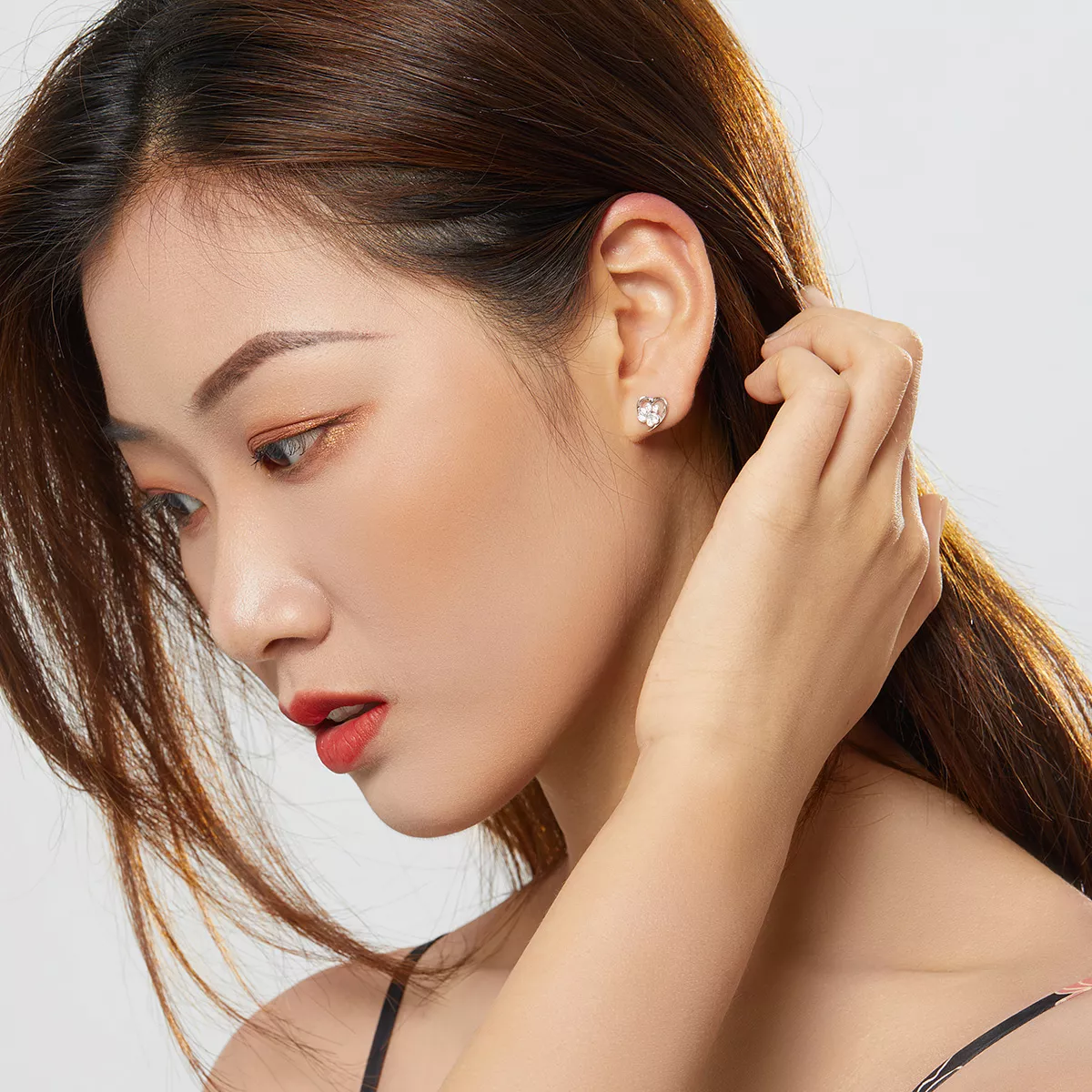 Brincos Petit Pata de cão carinhosa estilo Pandora - SCE654-WH