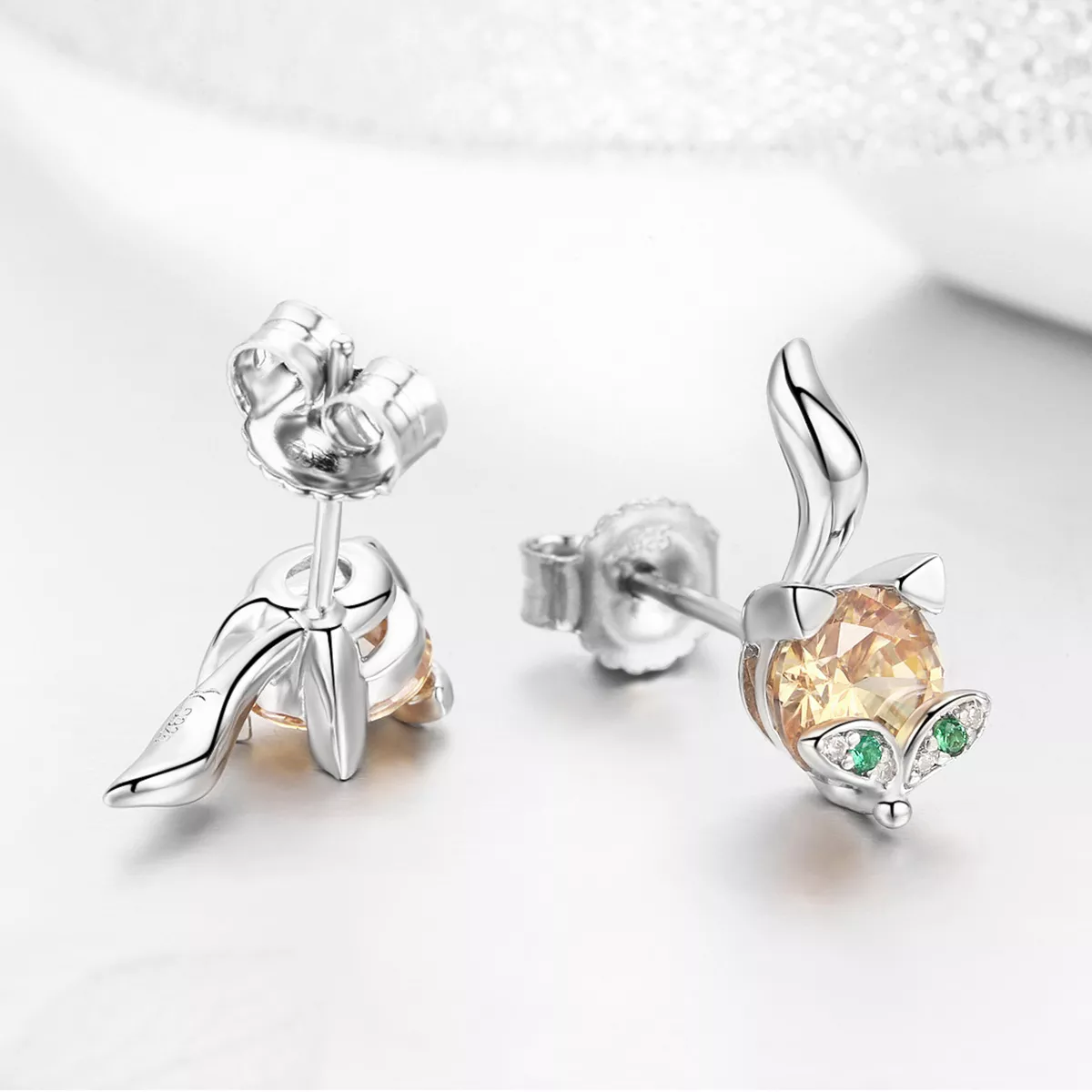 Brincos Petit Pequena raposa estilo Pandora - SCE527