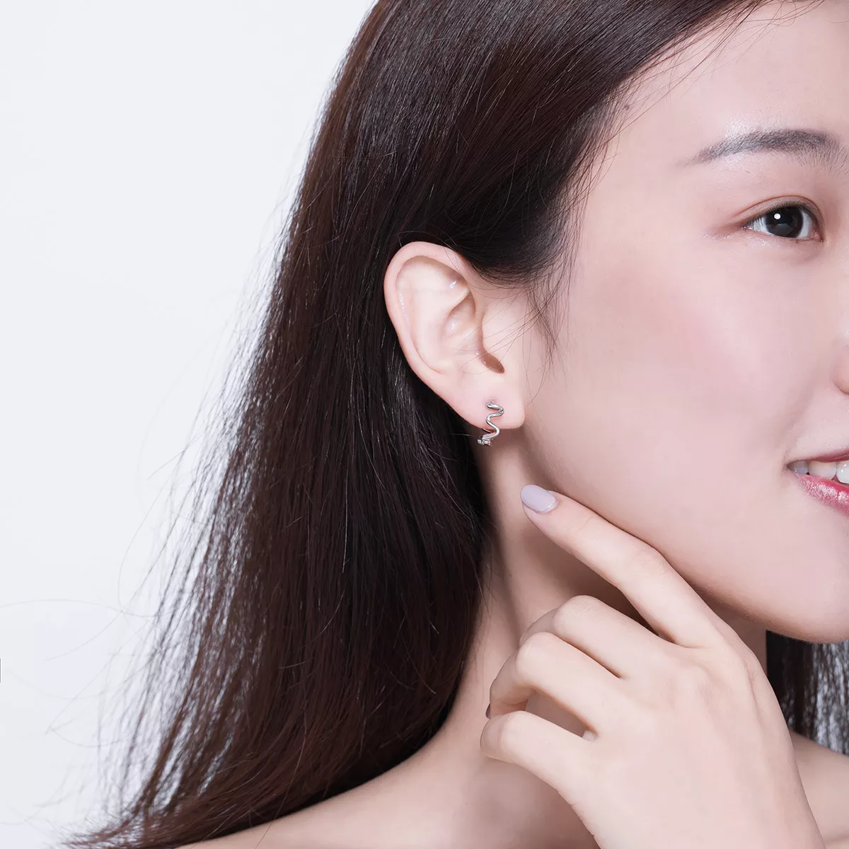 Brincos Petit Radianos de batimentos cardíacos estilo Pandora - SCE672