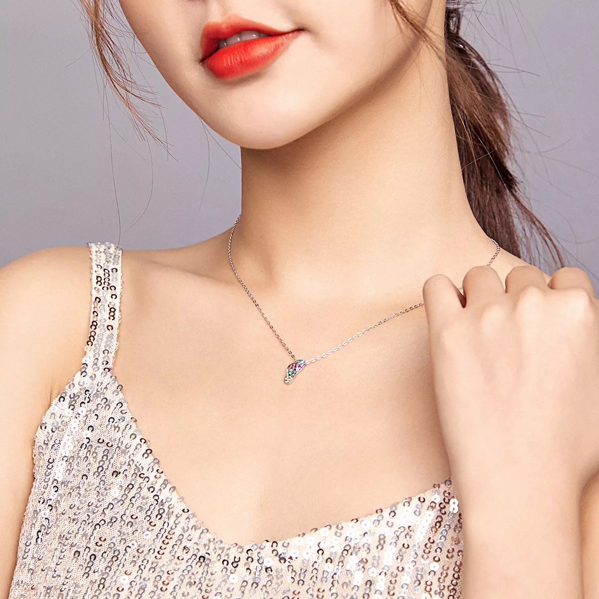 Colar Chinelos brilhantes estilo Pandora - SCN408