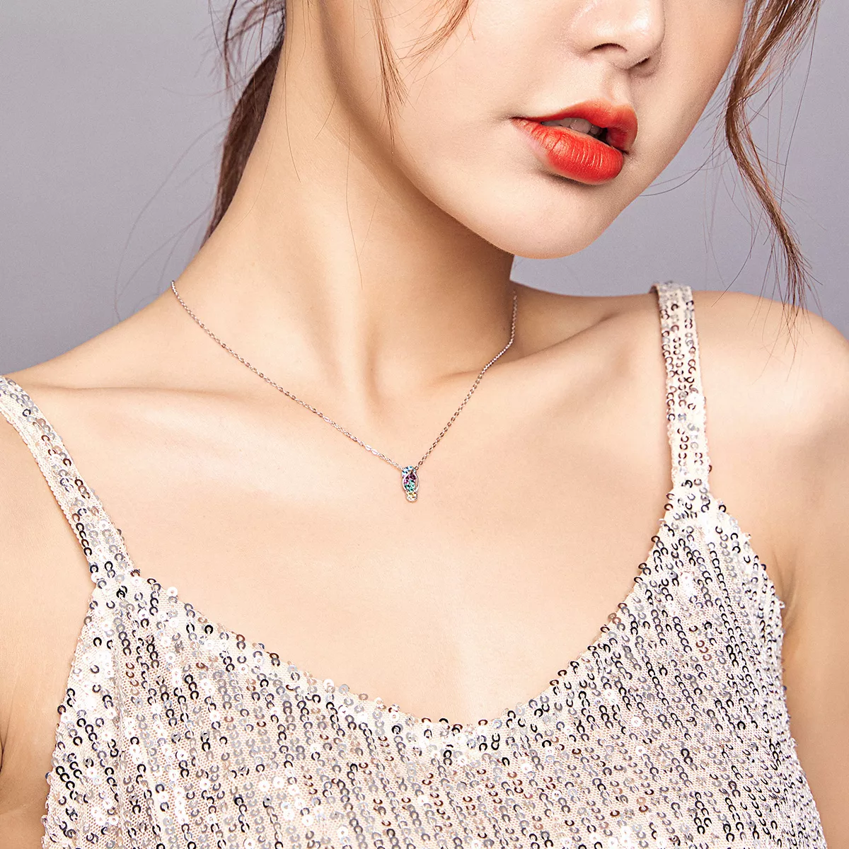 Colar Chinelos brilhantes estilo Pandora - SCN408